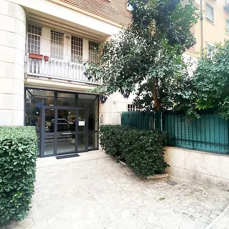Domus Art Caulonia Apartment Rom